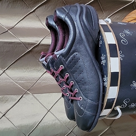 EUC- Ecco Unisex Leather Wingtip Lace Up Sneakers - Picture 5 of 11